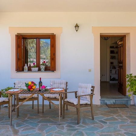 Olive Grove Apartment Skopelos Town Bagian luar foto