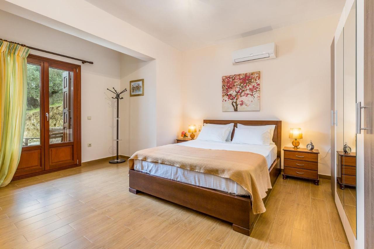 Olive Grove Apartment Skopelos Town Bagian luar foto